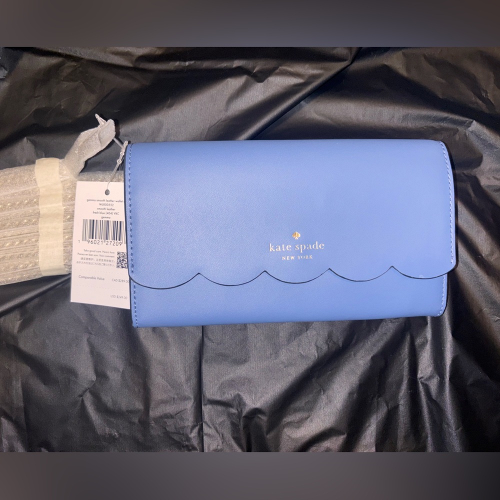 Kate Spade Periwinkle Scalloped Wallet - Picture 6 of 6